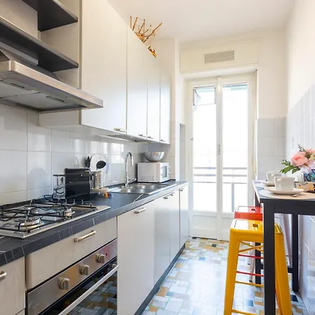 Case Ospitali - Casa Giuliana, Ampio Trilocale Per Famiglie E Box Milan Exterior photo