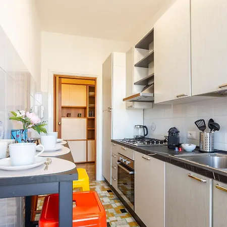 Case Ospitali - Casa Giuliana, Ampio Trilocale Per Famiglie E Box Milan Exterior photo