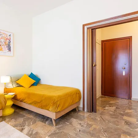 Case Ospitali - Casa Giuliana, Ampio Trilocale Per Famiglie E Box Milan Exterior photo